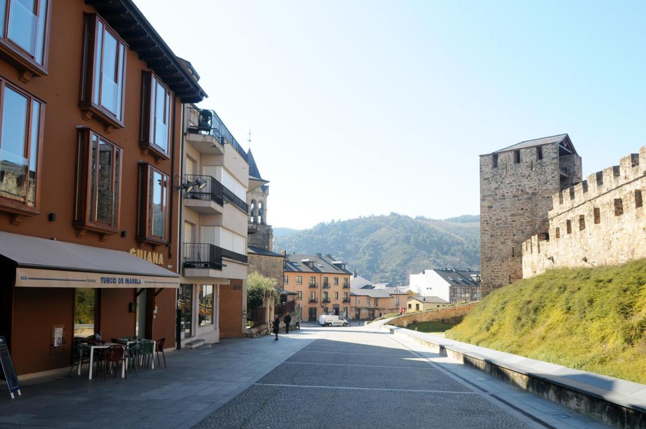 Apartamentos Turisticos Guiana Ponferrada Εξωτερικό φωτογραφία